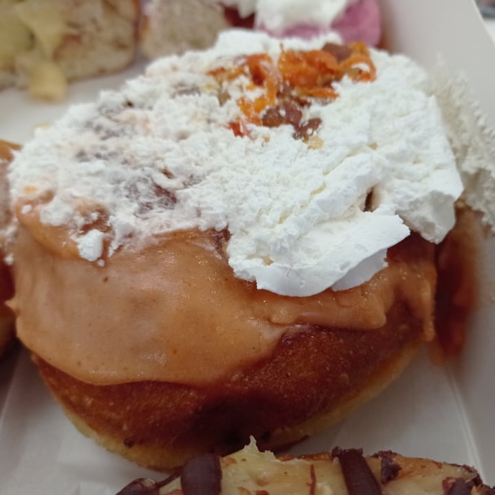 photo of Delish Vegan Doughnuts Carrot Cake shared by @kantaber on  22 Oct 2021 - review