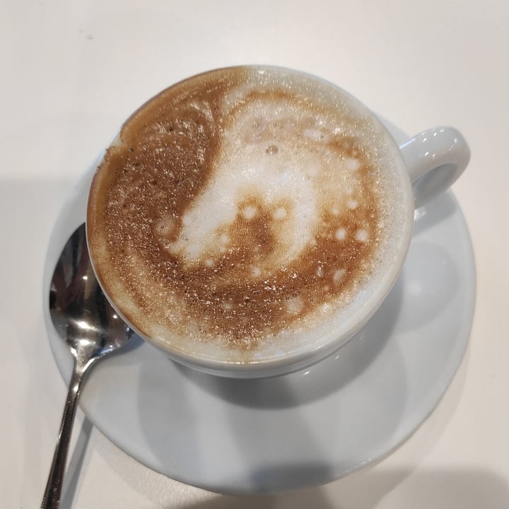 photo of Bar Tabacchi Mecenate 30 Cappuccino Con Latte Di Soia shared by @wwolf on  14 Jul 2022 - review