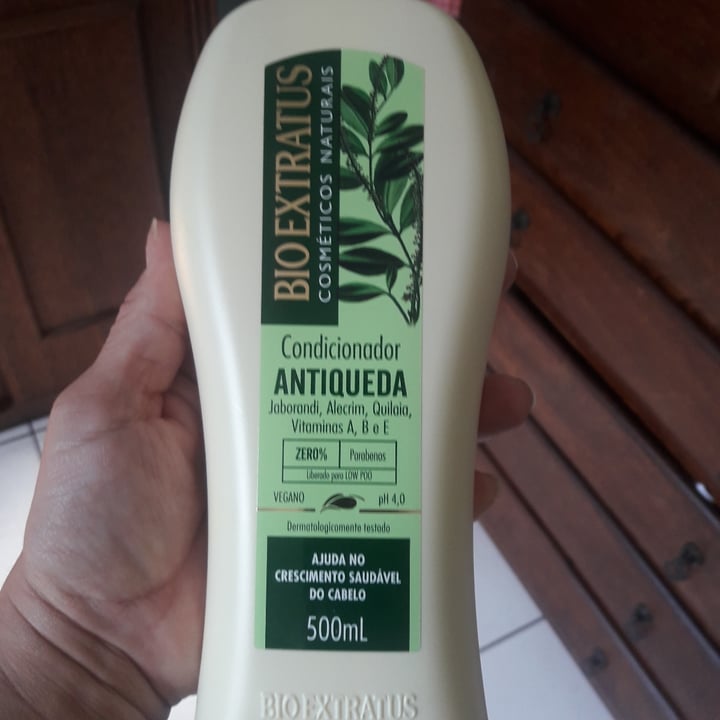 photo of Bioextratus condicionador Antiqueda Jaborandi, Alecrim E Quilaia shared by @fernandabrodrigues39 on  25 Jun 2022 - review