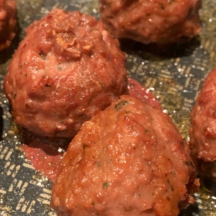 photo of Beyond Meat Beyond Meatballs Italian Style shared by @debsws on  10 Feb 2022 - review