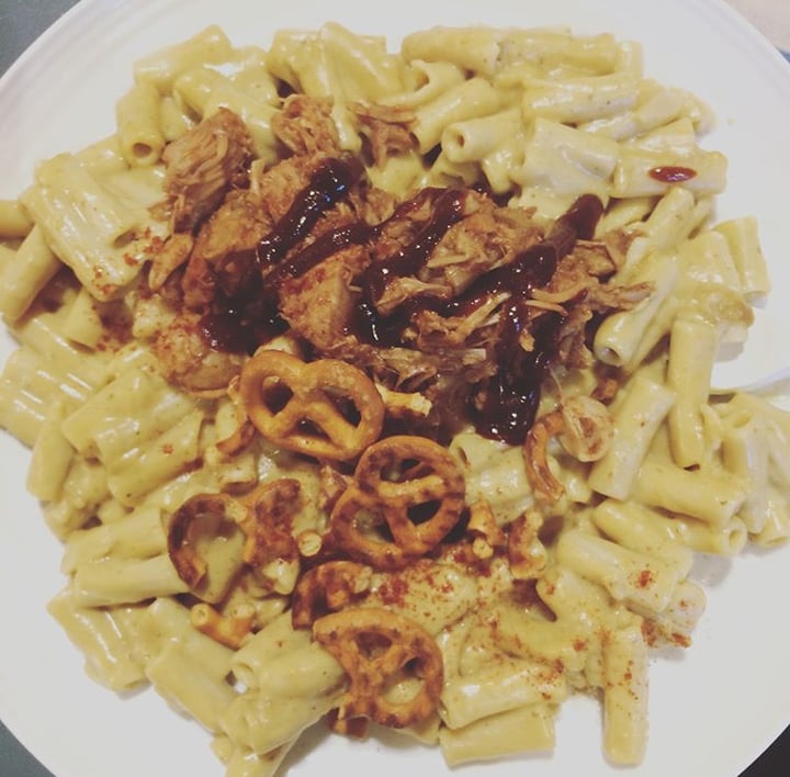 photo of The Very Good Butchers Mac ‘n’ Cheeze with BBQ pulled jackfruit shared by @ceeemme on  05 Apr 2018 - review