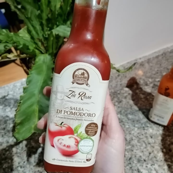 review photo of Zia rosa Salsa pomodoro shared by @bekindco on 12 Oct 2020 - review