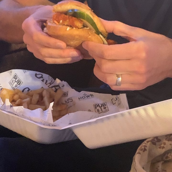 photo of The Howe Daily Kitchen & Bar Vegan Chicken Sandwich shared by @klindvall on  29 Oct 2021 - review
