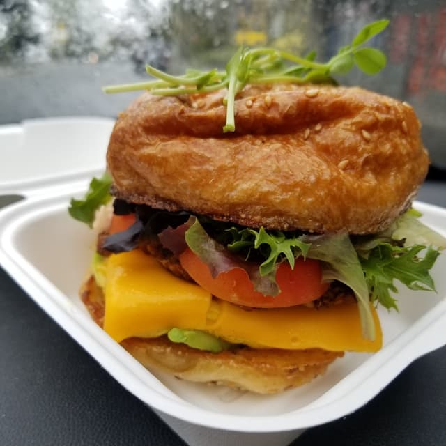 Foto do prato “Vegan Breakfast Sandwich”
