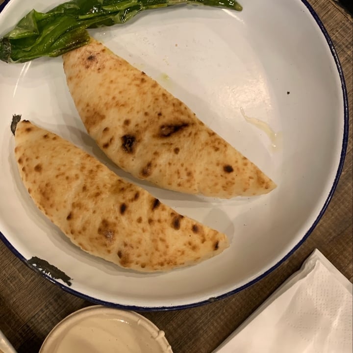 photo of Miznon Singapore Free flow pita bread shared by @nonya on  09 Oct 2022 - review
