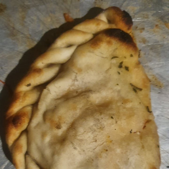 photo of Pizzeria El Golpe Calzone Napolitano shared by @amoronada on  23 Jul 2021 - review