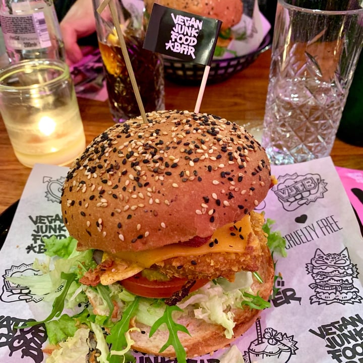 photo of Vegan Junk Food Bar Mc Chik'n shared by @ariiianna on  17 Apr 2022 - review