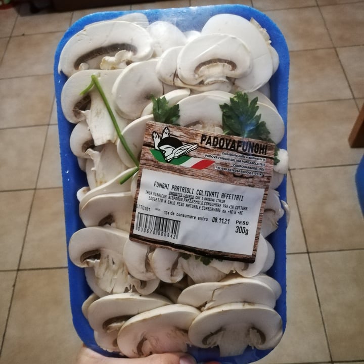 review photo of Padova funghi Funghi prataioli coltivati affettati shared by @vxvegan on 31 Oct 2021 - review