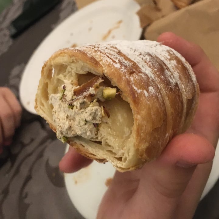 review photo of Craft Vegan Bakery Canyon de Café y Pistacho shared by @claracartasegna on 21 Oct 2022 - review