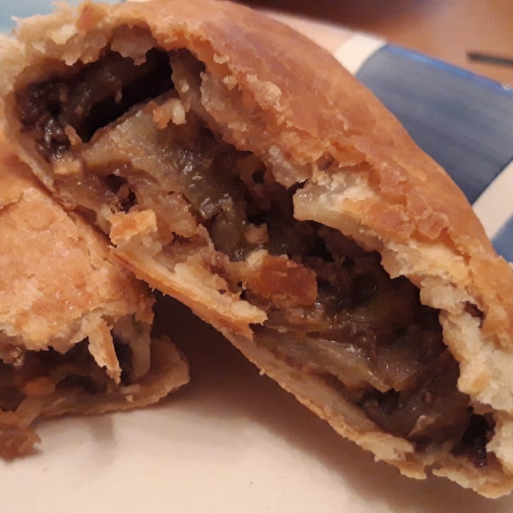 photo of Ginsters Vegan Quorn Pasty shared by @govganjackson on  15 Apr 2021 - review