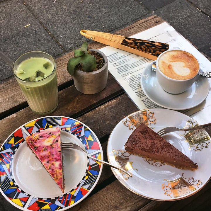 photo of vevi - Veganes Vintage Café Raw Kuchen shared by @missxxmel on  25 Jul 2019 - review