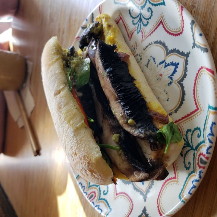 photo of Juicy Brew Portabello Sausage Sammie shared by @efronbs on  14 Feb 2020 - review
