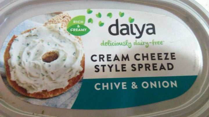 review photo of Daiya Chive & Onion Cream Cheeze Style Spread shared by @koosh on 20 Dec 2019 - review