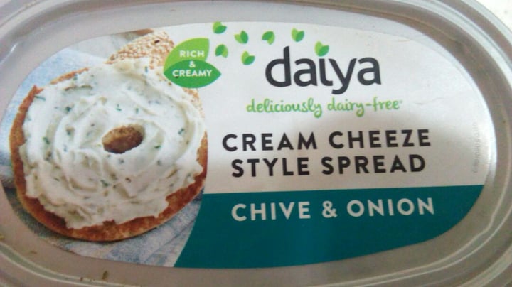 photo of Daiya Chive & Onion Cream Cheeze Style Spread shared by @koosh on  20 Dec 2019 - review