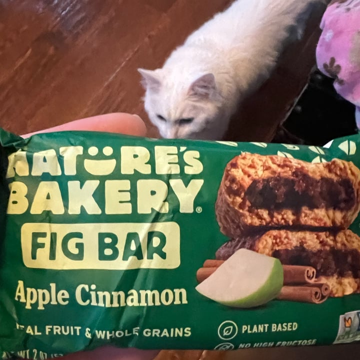 photo of Nature's Bakery Apple Cinnamon Fig Bar shared by @allycat38 on  29 Dec 2022 - review