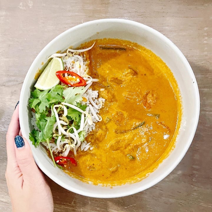 photo of Genius Central Singapore Thai Red Curry shared by @veggiexplorer on  02 May 2021 - review
