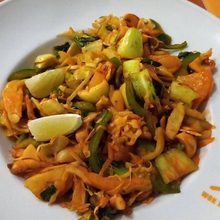 photo of Wok To Walk vegetais salteados shared by @urcoolveganfriend on  08 Nov 2021 - review