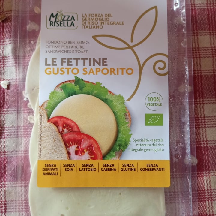 photo of Mozzarisella Le fettine gusto saporito shared by @bodhiletta on  23 Apr 2022 - review