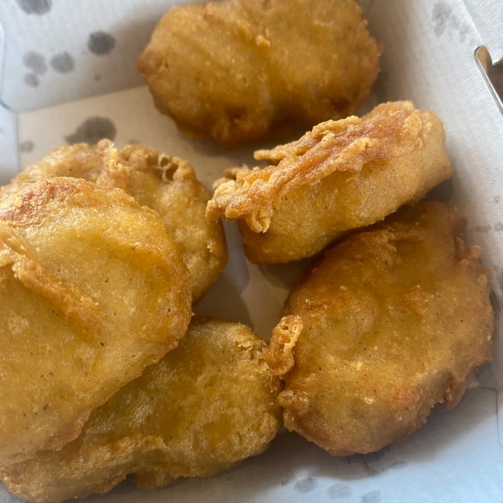 photo of Plant Power Fast Food “chicken” Nuggets shared by @monicaffac on  02 Apr 2022 - review