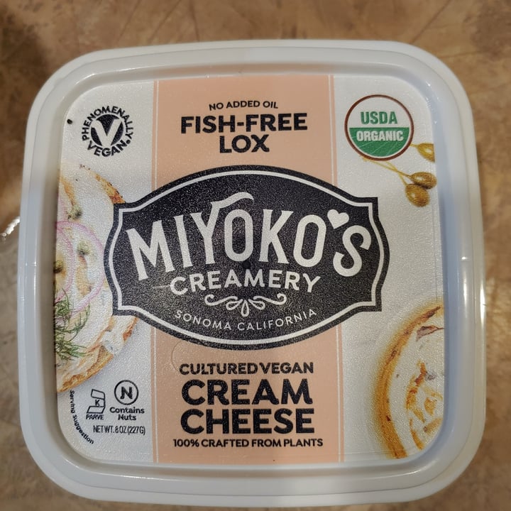 review photo of Miyoko's Creamery Organic Cultured Vegan Cream Cheese Fish-Free Lox shared by @michaeltrig on 13 Nov 2020 - review