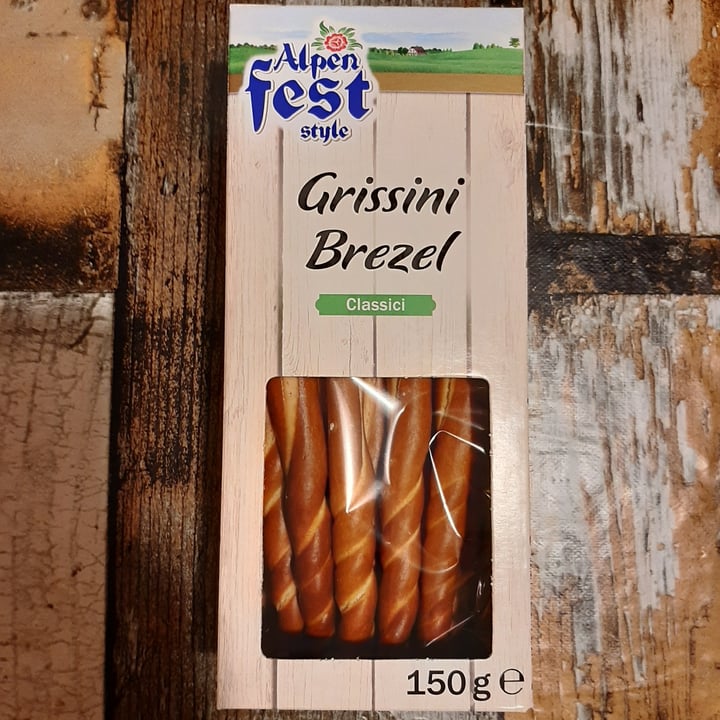 photo of Alpen fest style Grissini brezel shared by @ggiuly91 on  23 Mar 2022 - review