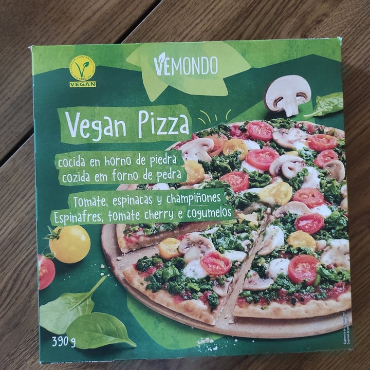 photo of Vemondo Vegan Pizza Tomate, Espinaca y Champiñones shared by @veganeuskadi on  10 Nov 2022 - review