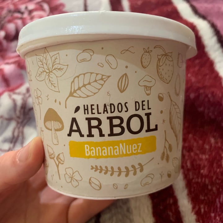 photo of Helados del Árbol Helado de banana con salsa de chocolate y nuez shared by @daisunino on  18 Nov 2020 - review