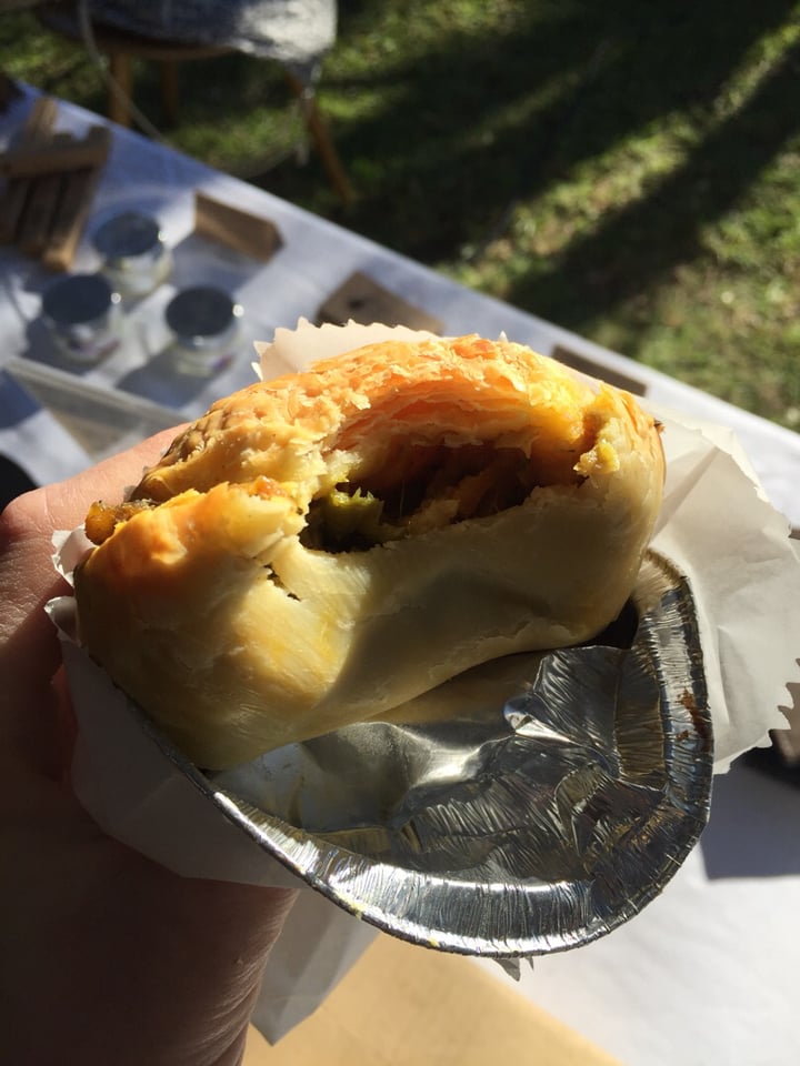 photo of Vegan Goods Market Veg curry pie shared by @lollygreve on  21 Jul 2019 - review