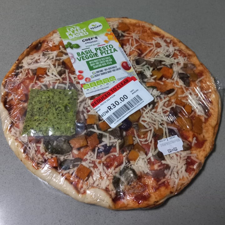 photo of Pick n Pay Basil Pesto Veggie Pizza shared by @bl on  28 Apr 2022 - review
