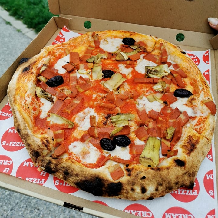 review photo of Pizzis and Cream Pizza Capricciosa shared by @kros on 18 Sep 2021 - review