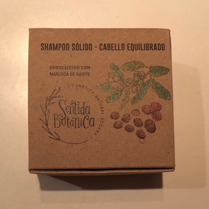 photo of Sentida Botánica Shampoo sólido cabello equilibrado shared by @cbartoli on  04 Oct 2020 - review