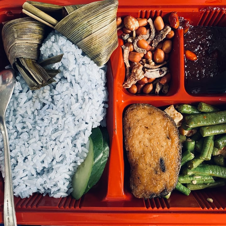 review photo of Pine Tree Cafe Nasi Lemak shared by @mags21 on 17 Jun 2022 - review