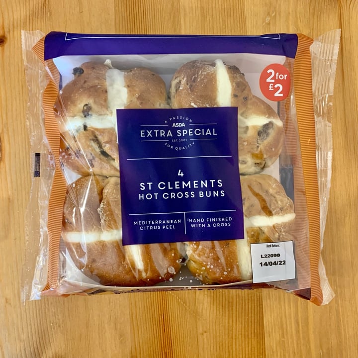 photo of Asda extra special St clements hot cross buns shared by @drteetee on  14 Apr 2022 - review