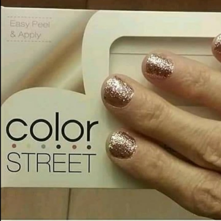 photo of Color Street 100% Real Nail Polish Strips shared by @tracielee on  03 Jun 2020 - review