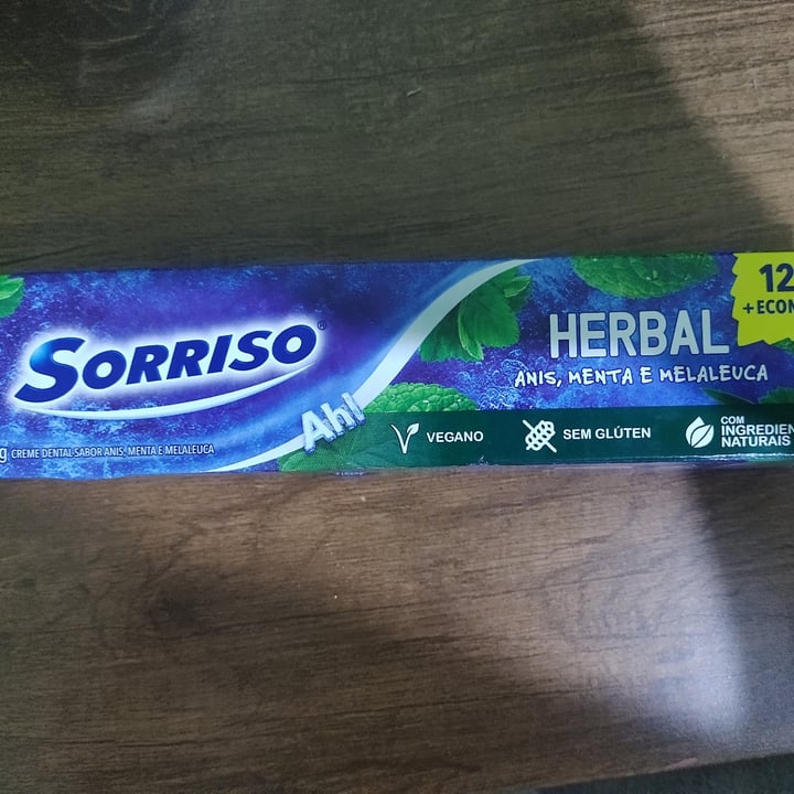 photo of Sorriso creme dental anis, menta e melaleuca shared by @matosslivia on  24 Aug 2022 - review