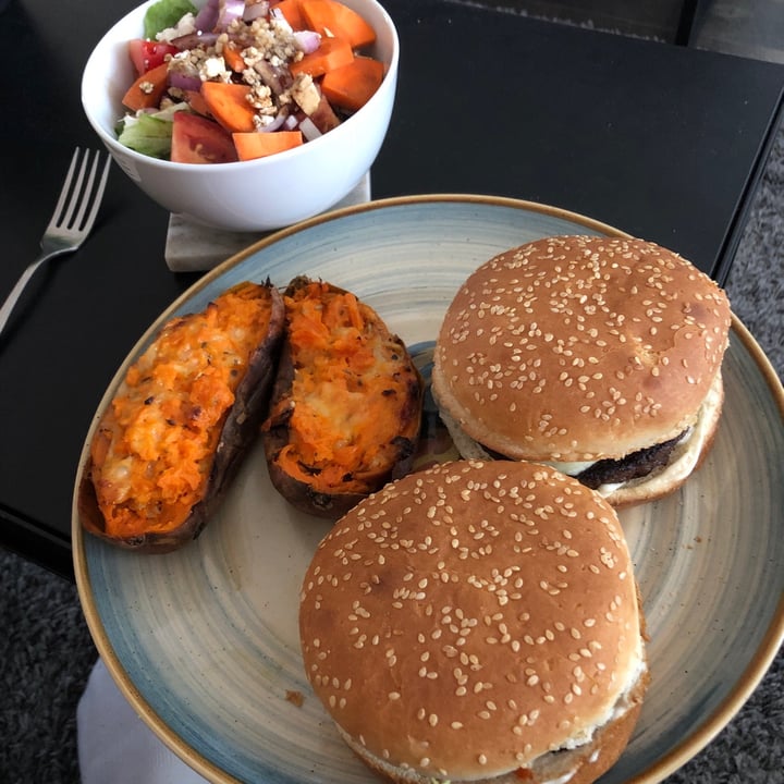 photo of Yves Veggie Cuisine The good veggie burger shared by @jtt on  14 May 2020 - review