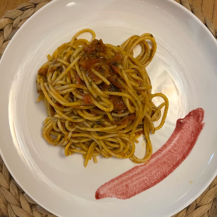 photo of Samsara e Volta Rossa Spaghetti di grano duro con pomodorini Piccadily al profumo di mareb con alghe Arame, Doulce e Kombu shared by @aries24 on  24 Jul 2022 - review