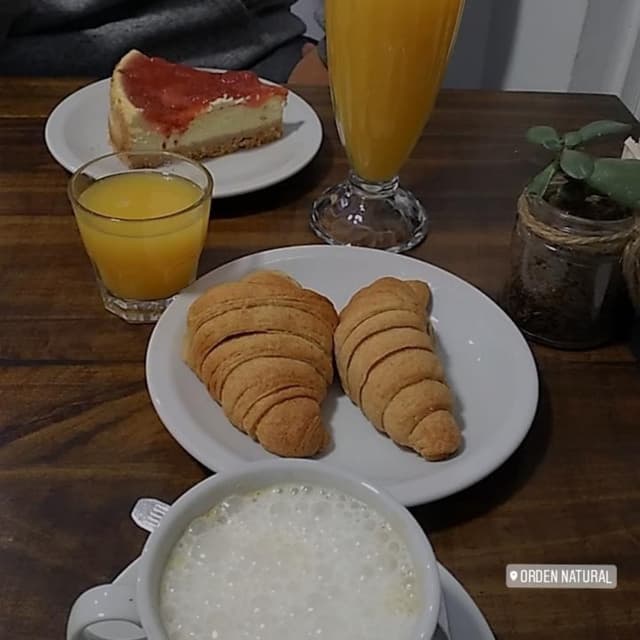 Photo of the dish “Medialunas Veganas”