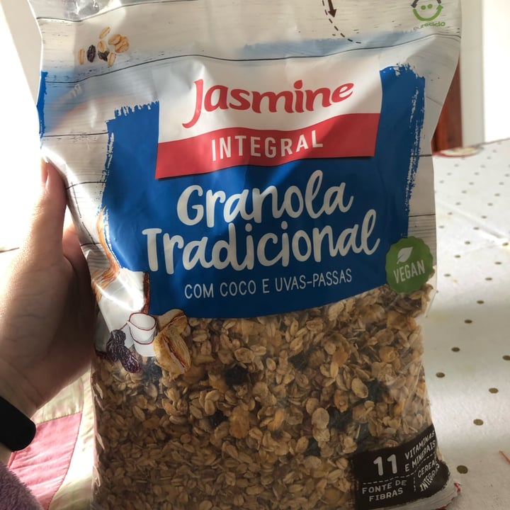 review photo of Jasmine Granola Tradicional con coco y pasas shared by @oleinisckibruna on 08 Dec 2021 - review