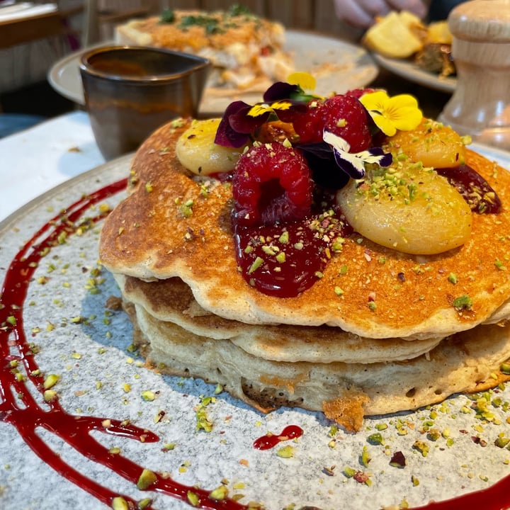 photo of mallow buttermilk pancakes, apricot, raspberry, pistachio, vanilla cream shared by @cecicasillastin on  20 Jul 2022 - review