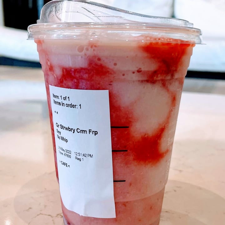 photo of Starbucks Marriott Lobby Vegan Strawberry Cream Frap shared by @feelideal on  21 May 2022 - review