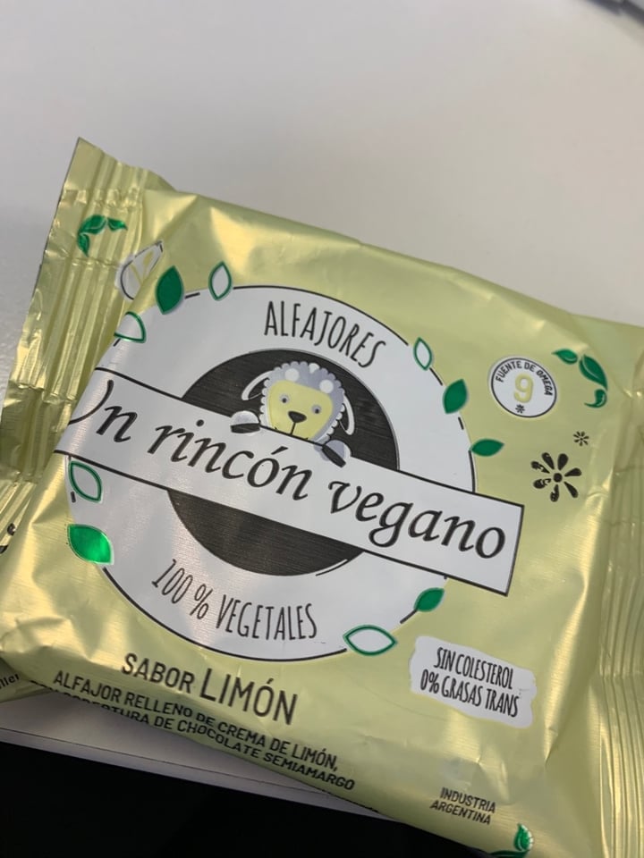photo of Un Rincón Vegano Alfajor de Limón shared by @melicg on  26 Feb 2020 - review