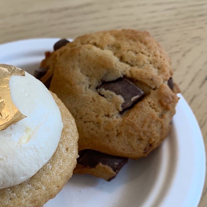 photo of Let Them Eat Cake Chocolate Chip Cookie shared by @veghui on  15 Nov 2019 - review