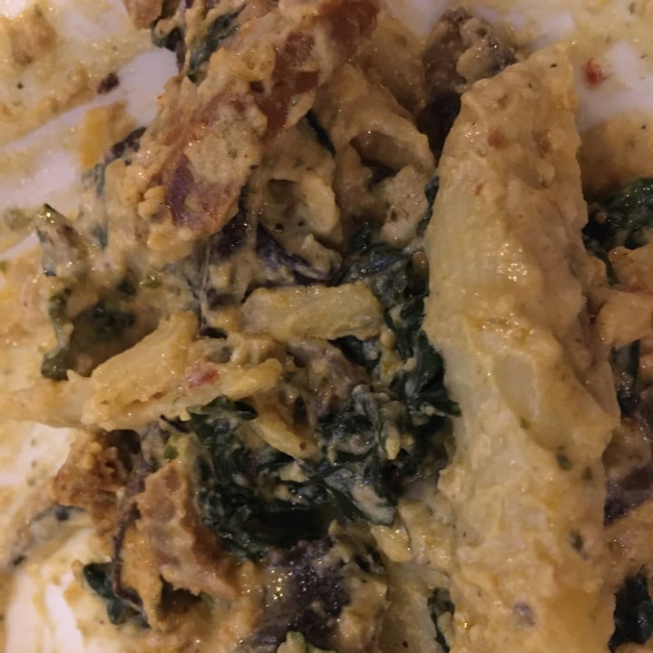 review photo of Real Food Daily Penne Alfredo shared by @raatz on 23 Mar 2022 - review