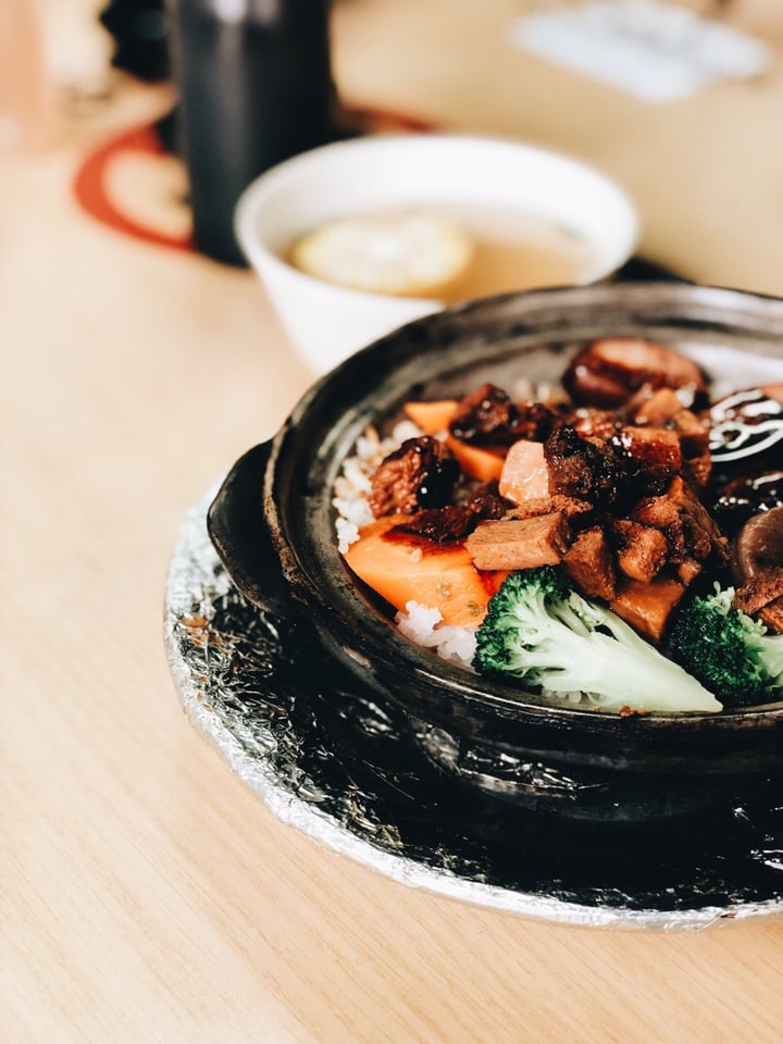 photo of Vegetarian Villas Hong Kong Claypot Rice shared by @consciouscookieee on  18 Mar 2019 - review