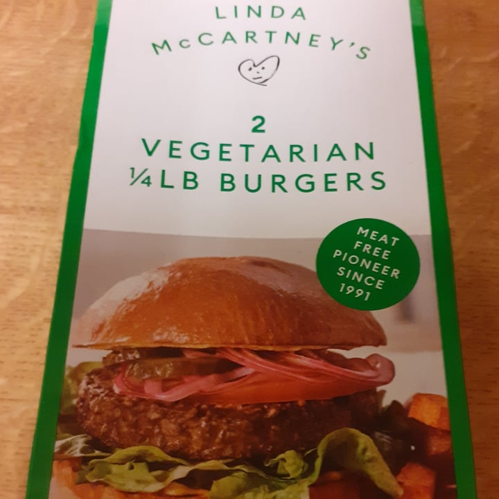 photo of Linda McCartney's Vegetarian 1/4 LB Burgers shared by @emraw on  29 Jan 2021 - review