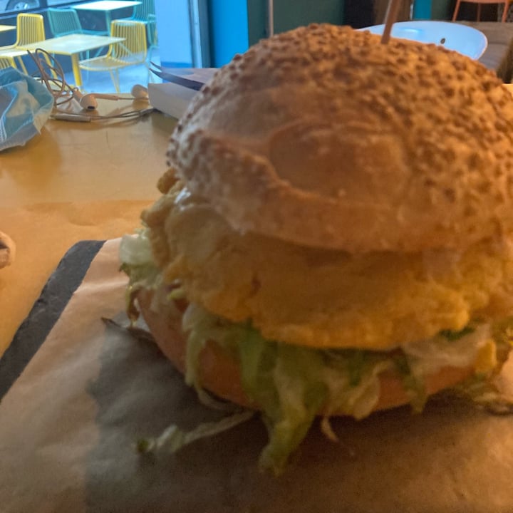 photo of Student Lab Veg burger shared by @simplyanuser on  08 Mar 2022 - review