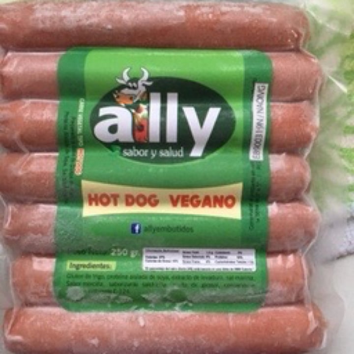 photo of Ally embutidos Hot Dog Vegano shared by @moraviajetariana on  15 Aug 2020 - review