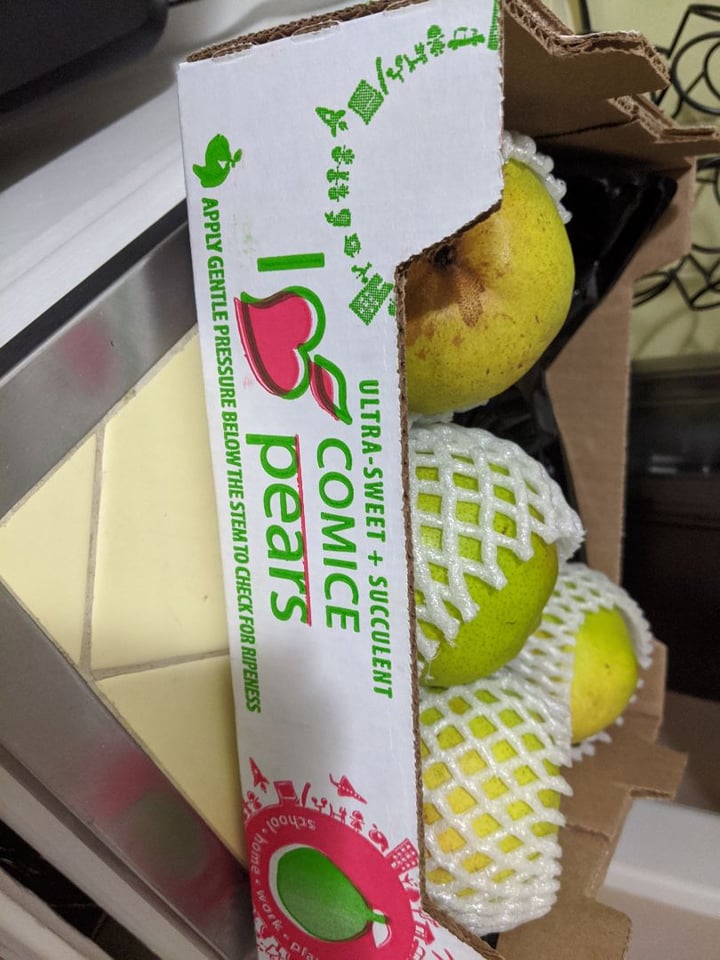 photo of Comice pears Comice Pears. shared by @vegohvegan on  17 Jan 2020 - review