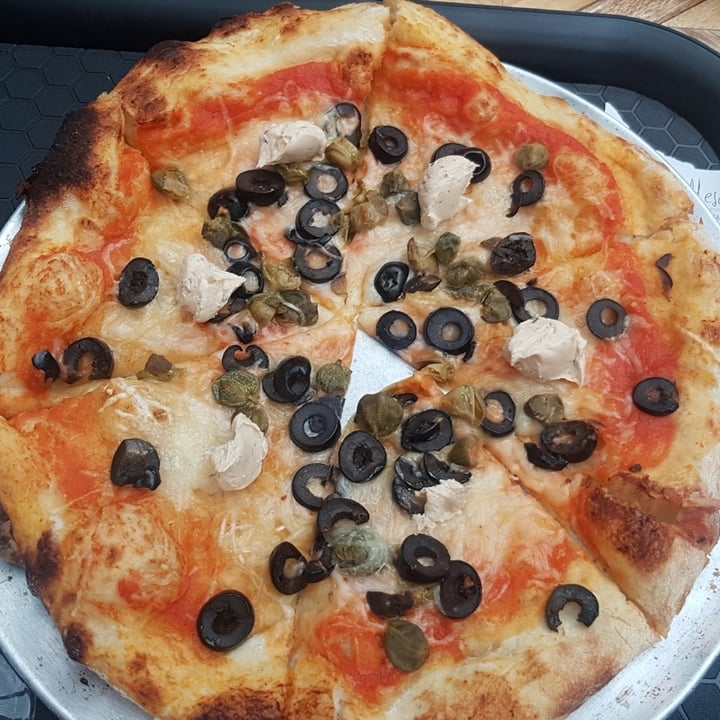 photo of Herbívoro restaurante vegano Pizza Putanesca shared by @catacc on  21 Apr 2021 - review